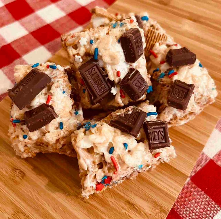 How to Make Chocolate Rice Crispy Treats - S'mores Style!